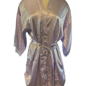 Victoria’s Secret Satin Lace-Trim Robe – Lavender Silky Loungewear